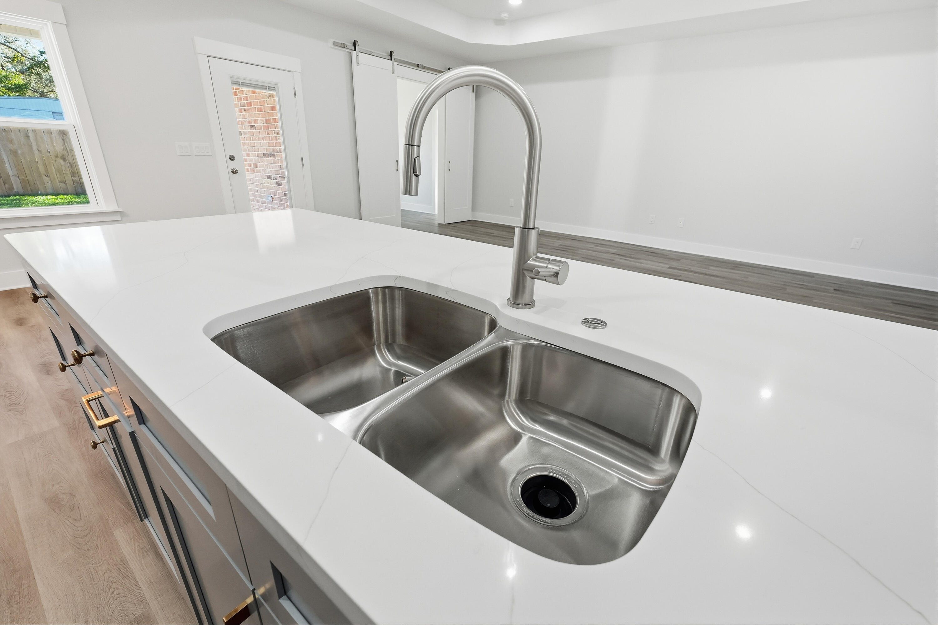 BEG NE COR OF SE1/4 W 1328.7 FT N 110 FT E 4 FT - Residential