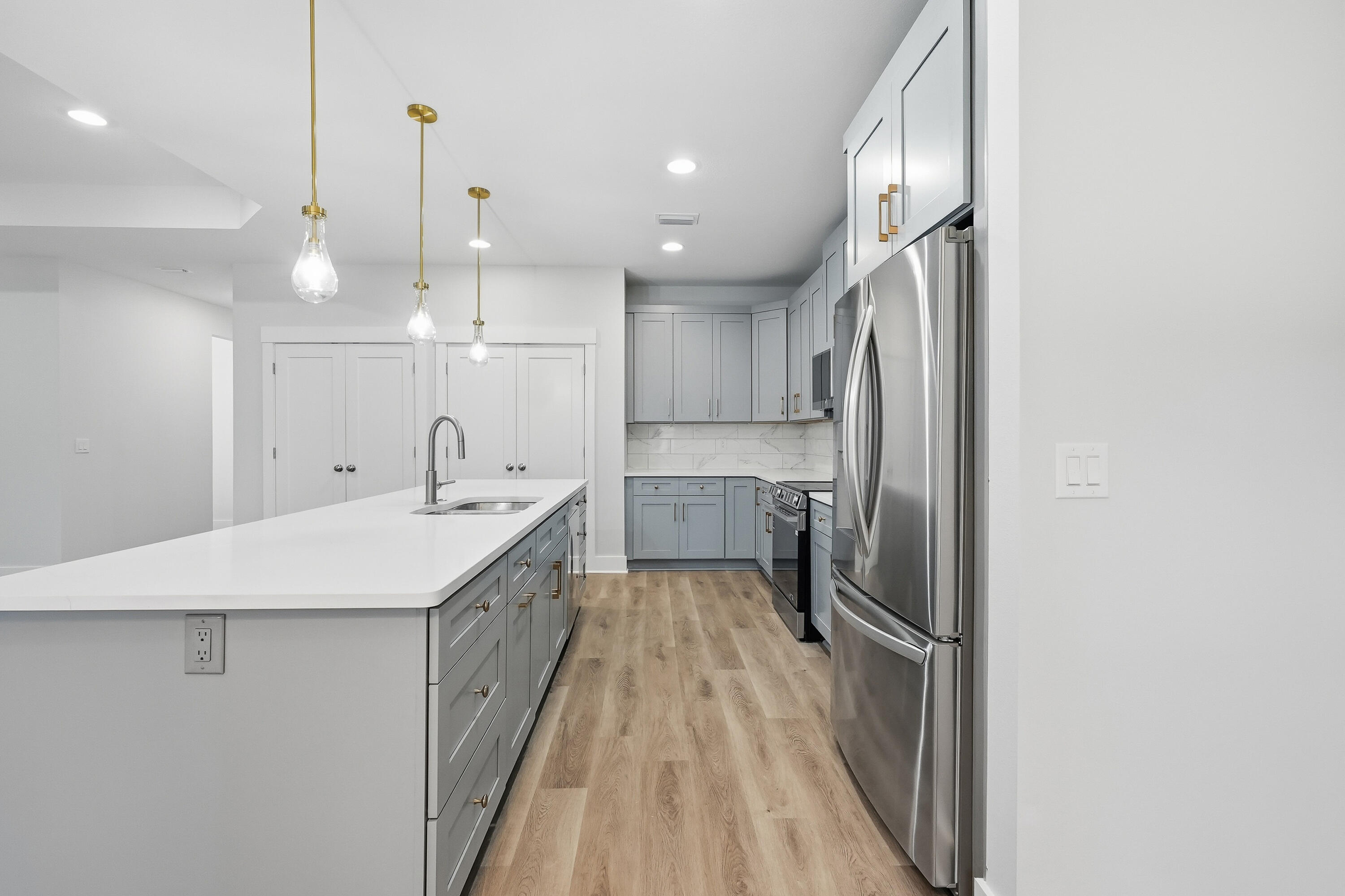 BEG NE COR OF SE1/4 W 1328.7 FT N 110 FT E 4 FT - Residential