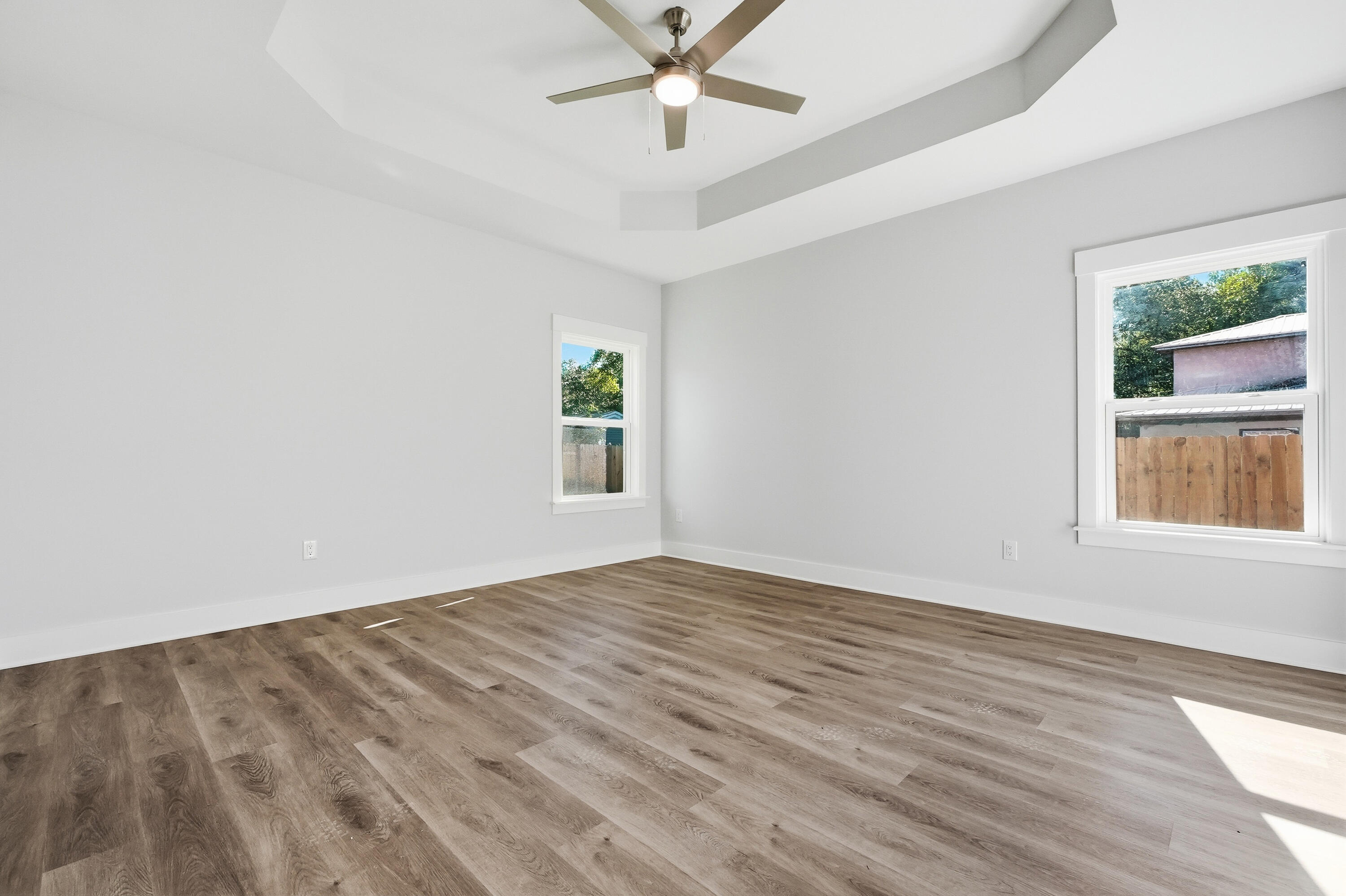 BEG NE COR OF SE1/4 W 1328.7 FT N 110 FT E 4 FT - Residential