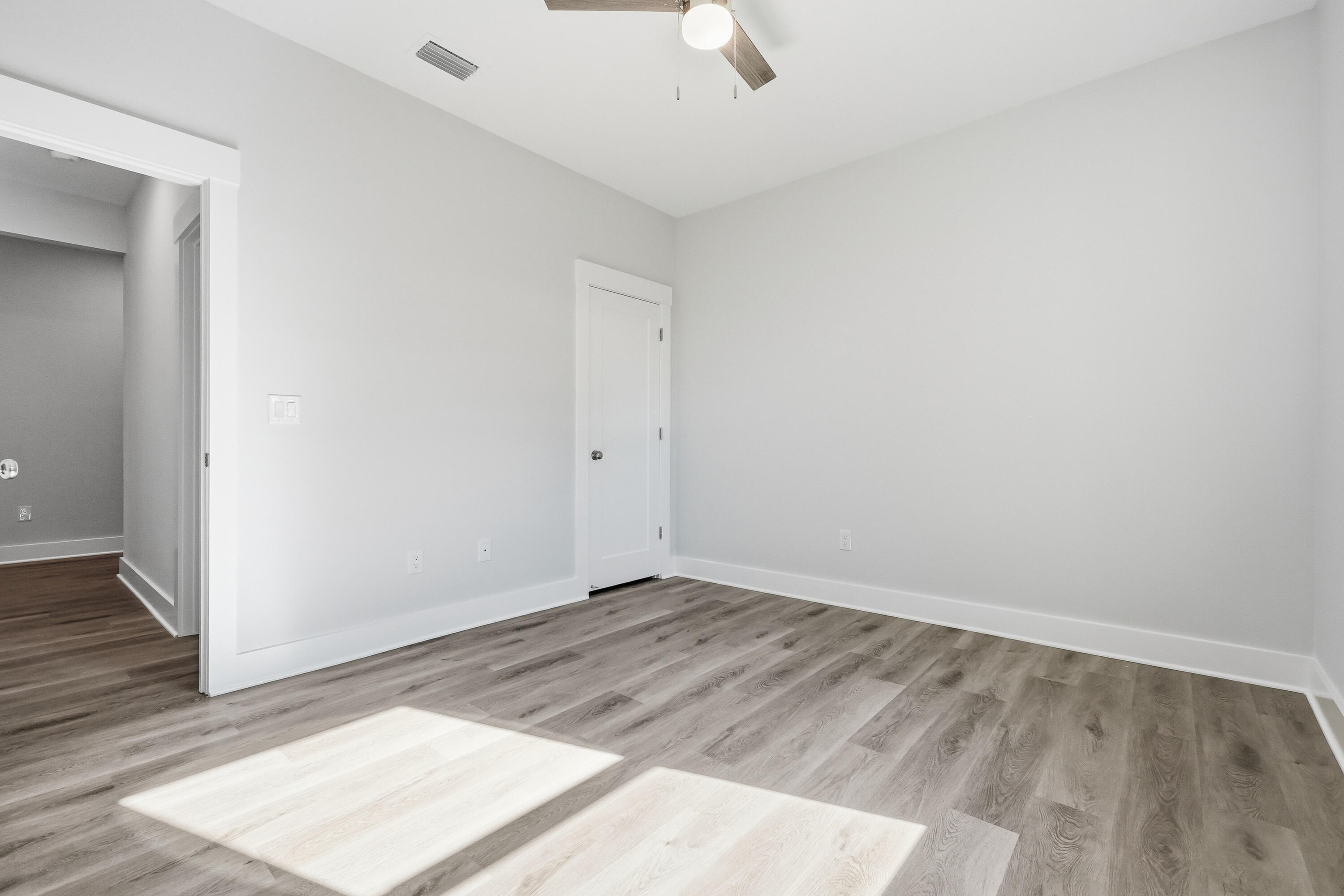 BEG NE COR OF SE1/4 W 1328.7 FT N 110 FT E 4 FT - Residential