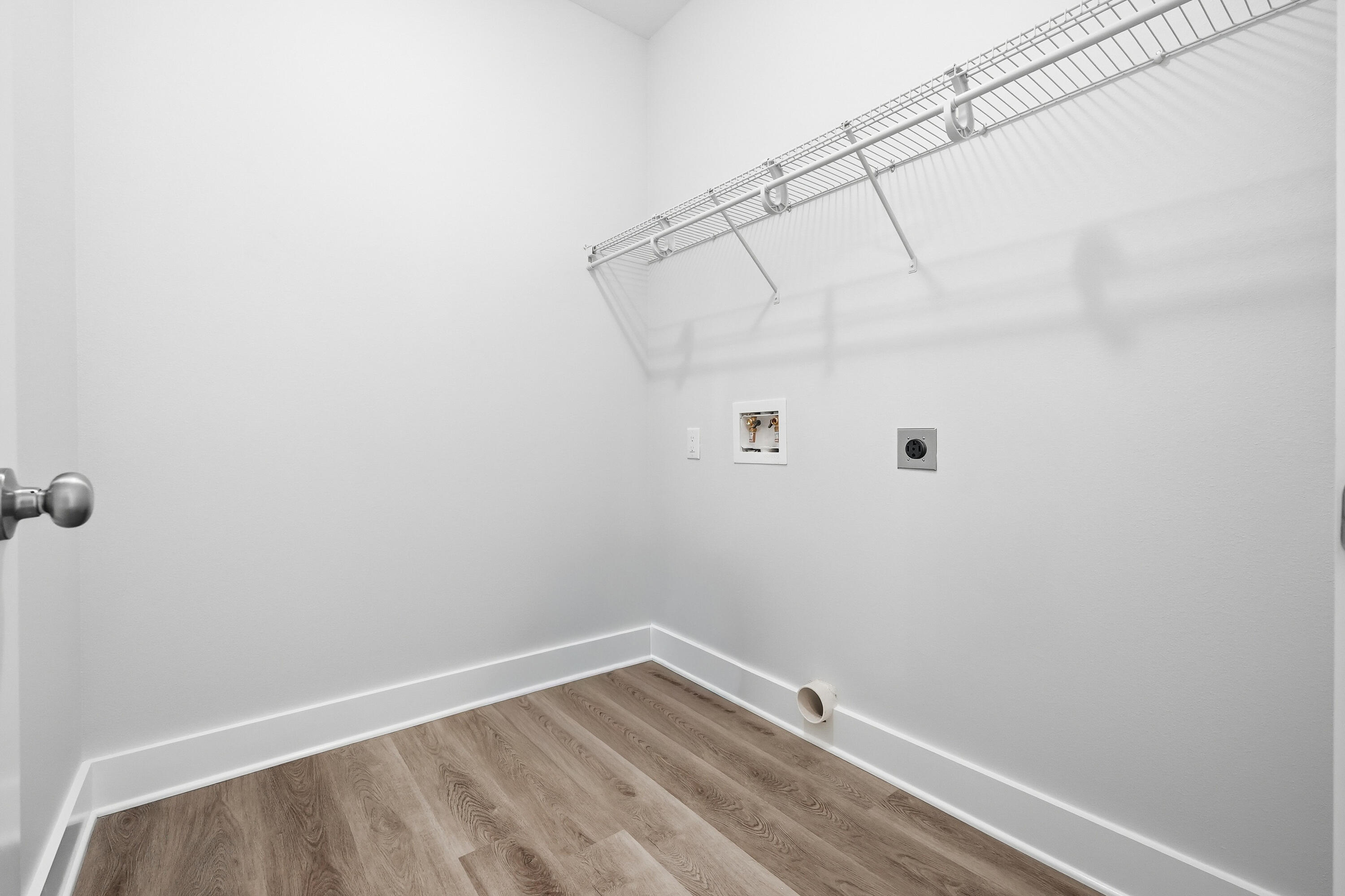 BEG NE COR OF SE1/4 W 1328.7 FT N 110 FT E 4 FT - Residential