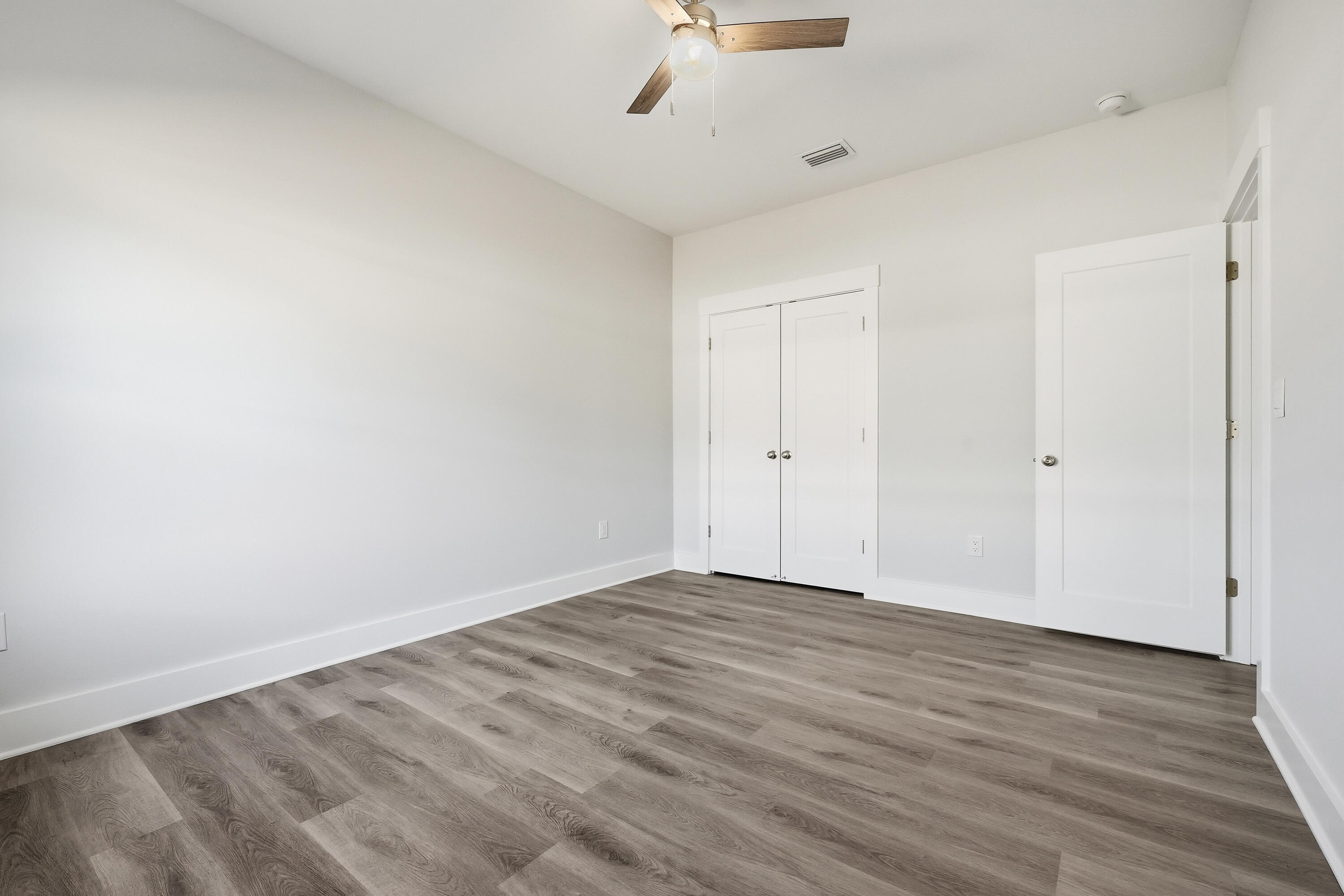 BEG NE COR OF SE1/4 W 1328.7 FT N 110 FT E 4 FT - Residential