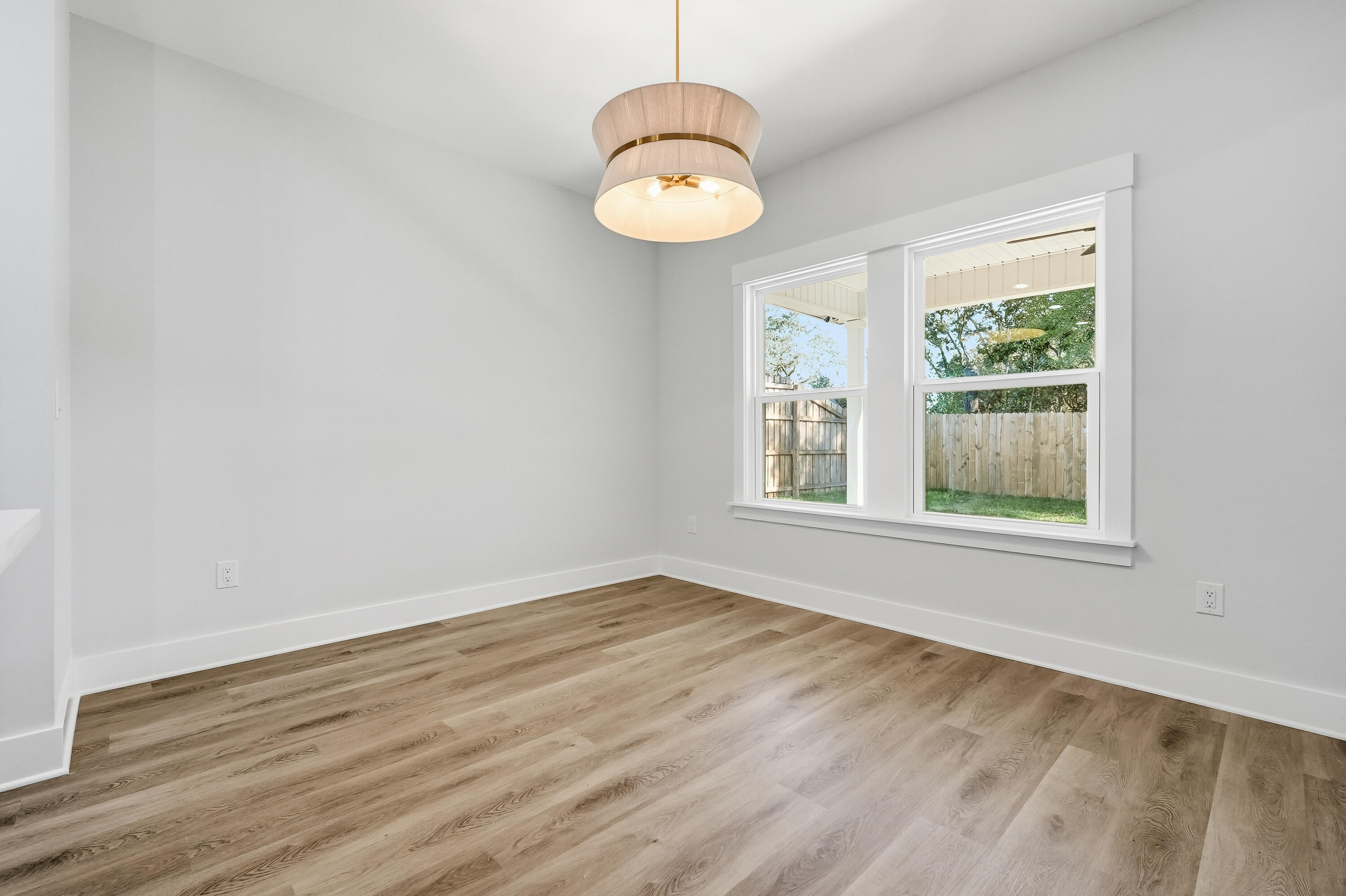 BEG NE COR OF SE1/4 W 1328.7 FT N 110 FT E 4 FT - Residential