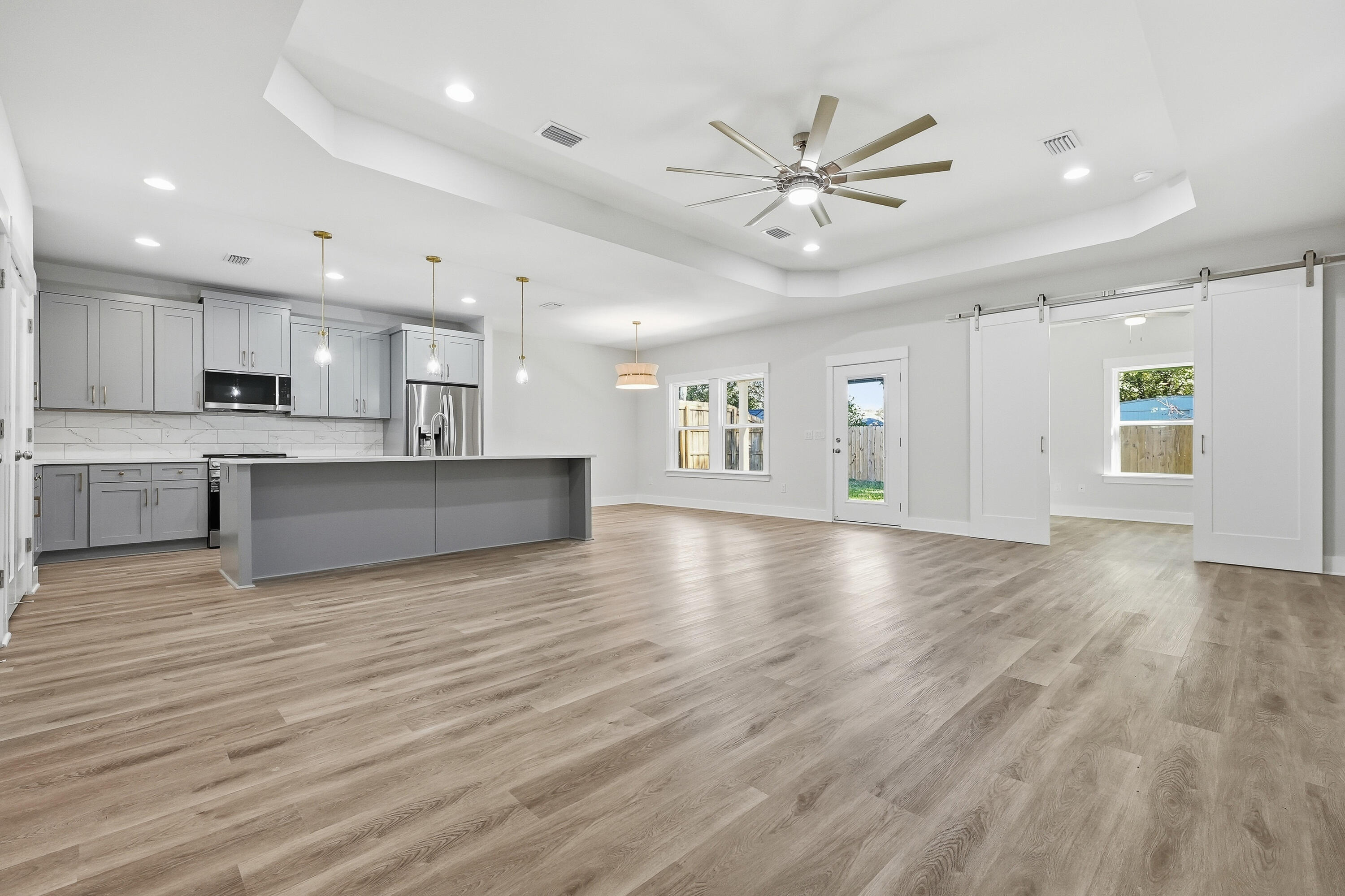 BEG NE COR OF SE1/4 W 1328.7 FT N 110 FT E 4 FT - Residential