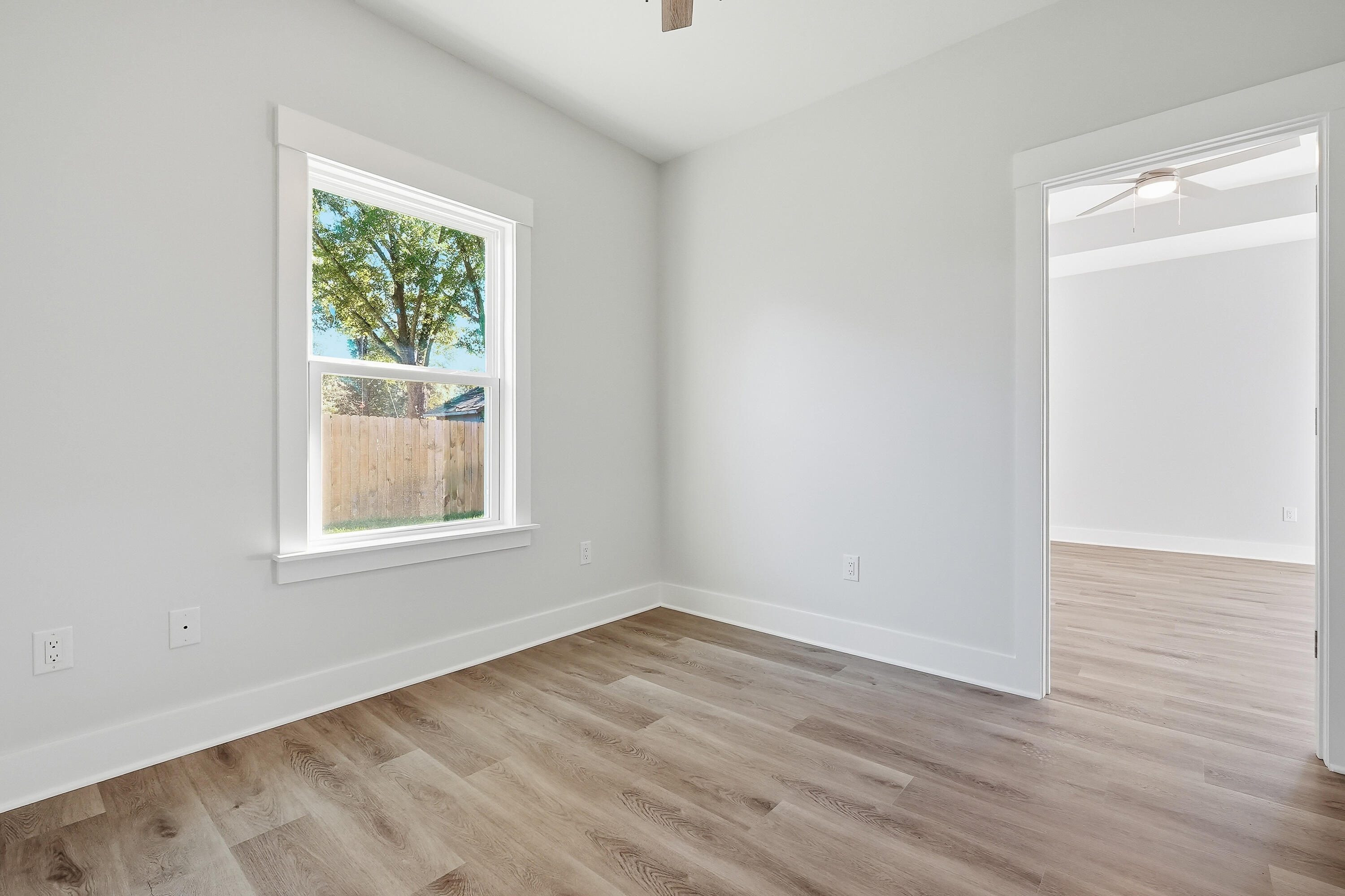 BEG NE COR OF SE1/4 W 1328.7 FT N 110 FT E 4 FT - Residential