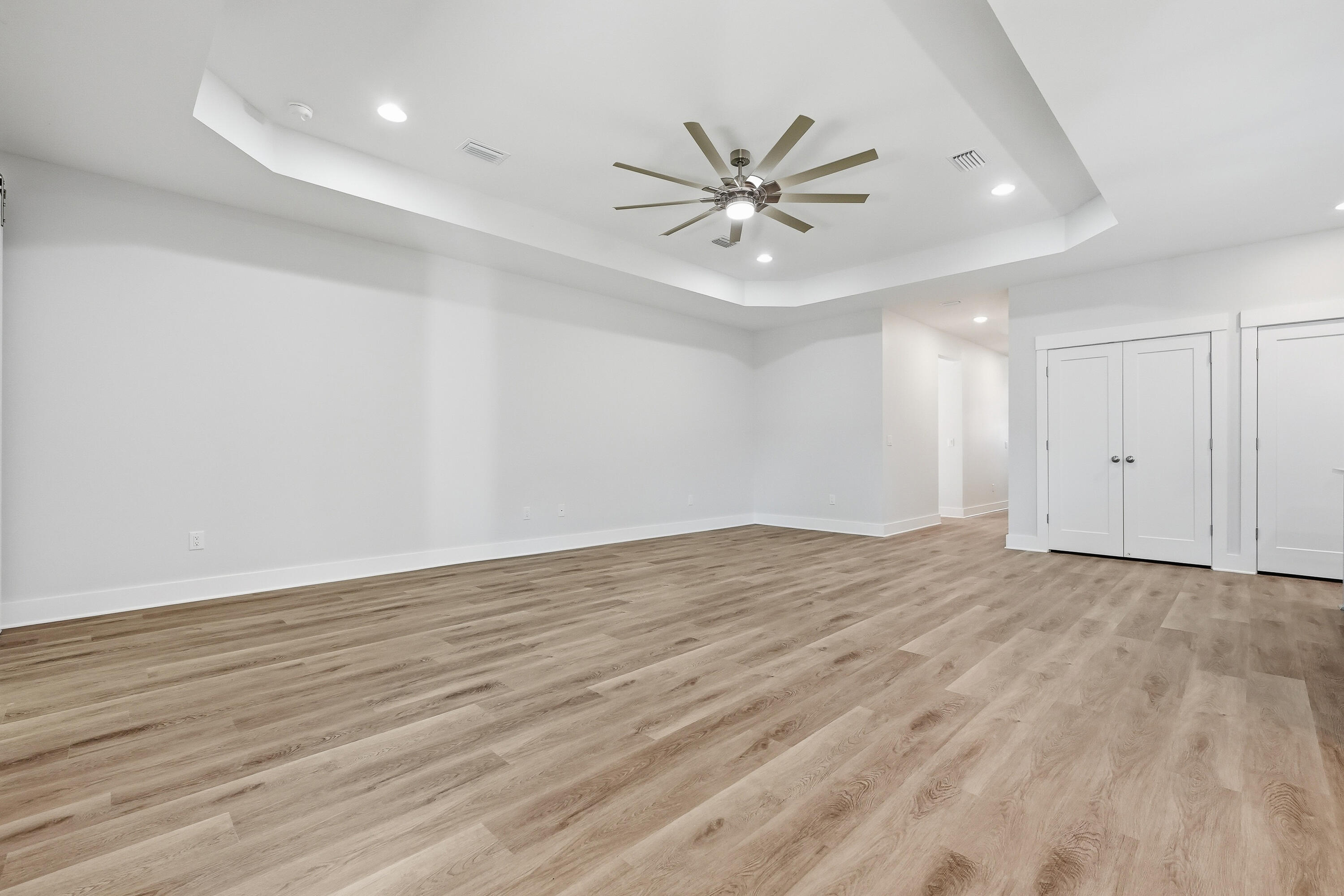 BEG NE COR OF SE1/4 W 1328.7 FT N 110 FT E 4 FT - Residential