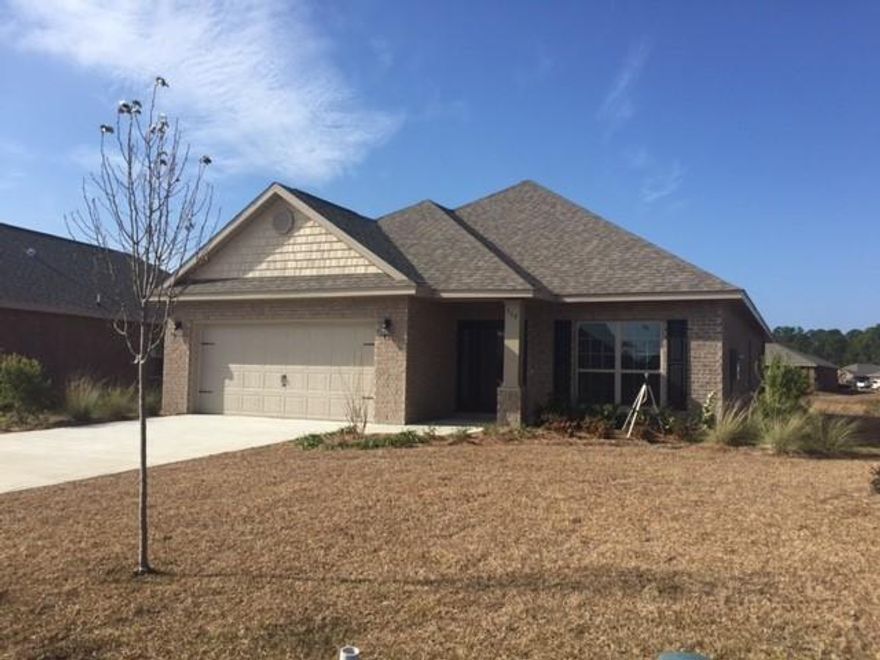 The Bailey is a 1,979 sq.ft. single story D.R. Horton floor plan featuring 3 bedrooms, 2 baths and 2 car garage. The large open kitchen also includes a breakfast area leading to the family room and covered back patio. The master bedroom receives plenty of light from the back of the house and the master bath features a walk in closet, dual vanity, separate shower and tub. Both the second and the third bedrooms contain a walk in closets and the hall separating the two features a linen closet near the second bath.