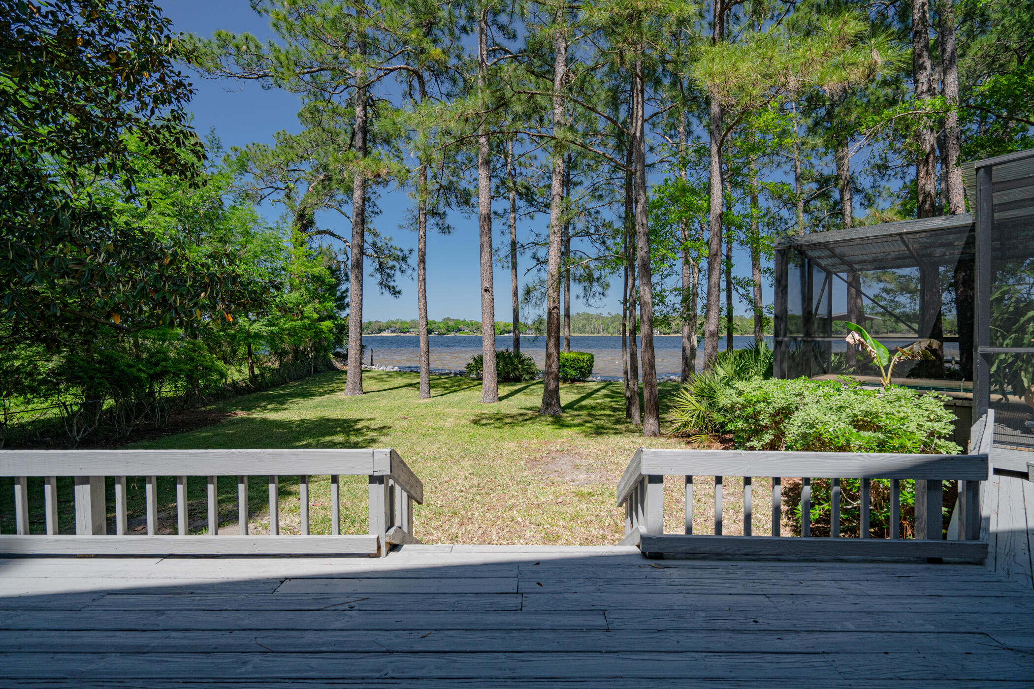 VALPARAISO SHORES - Residential