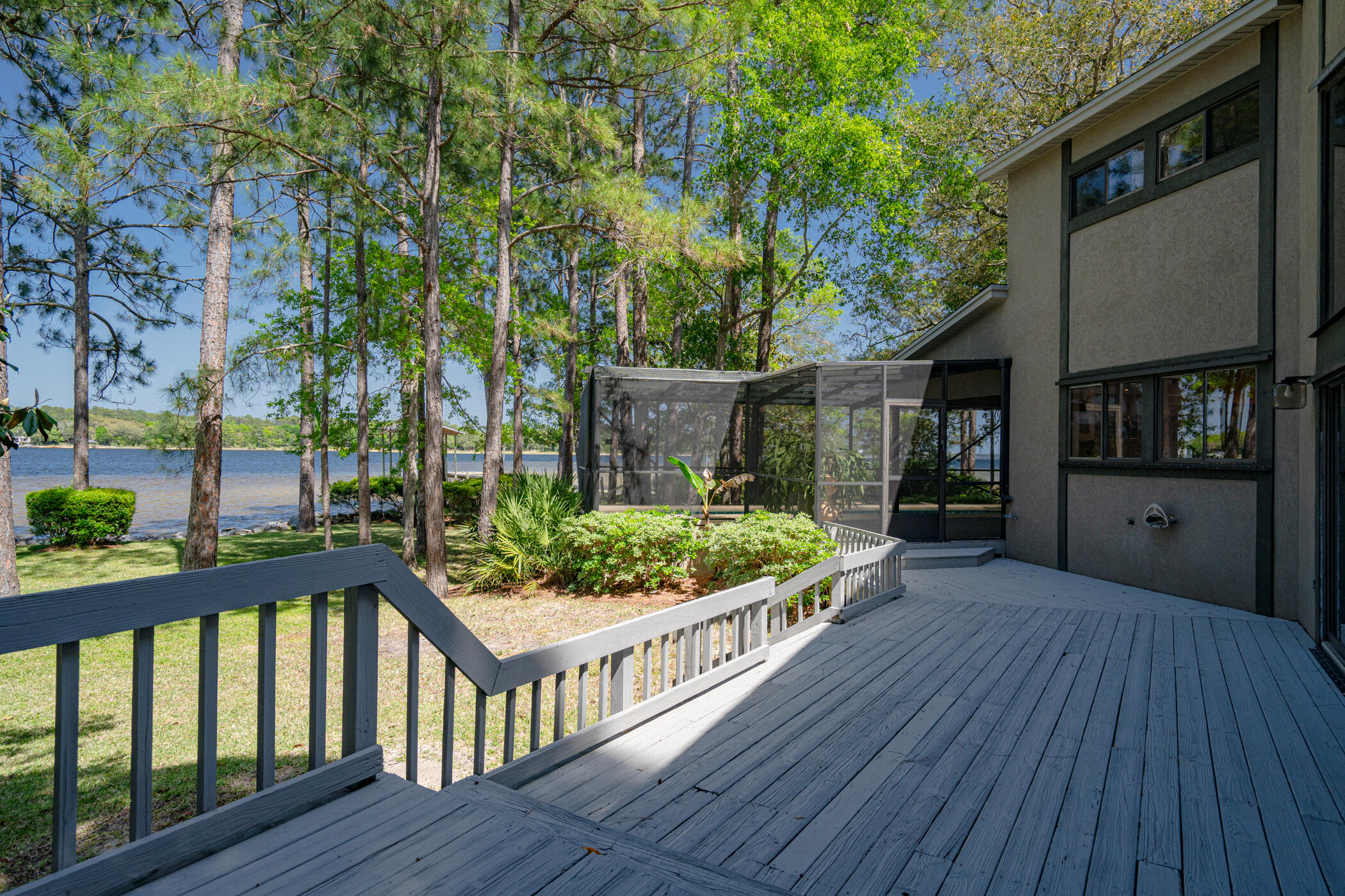 VALPARAISO SHORES - Residential