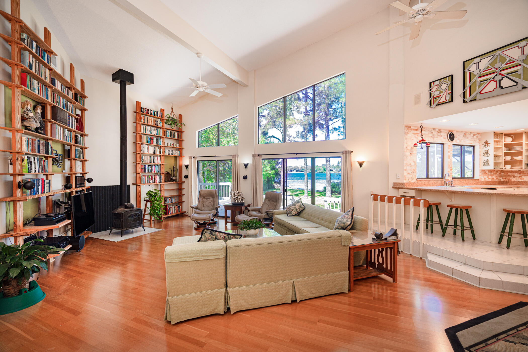 VALPARAISO SHORES - Residential