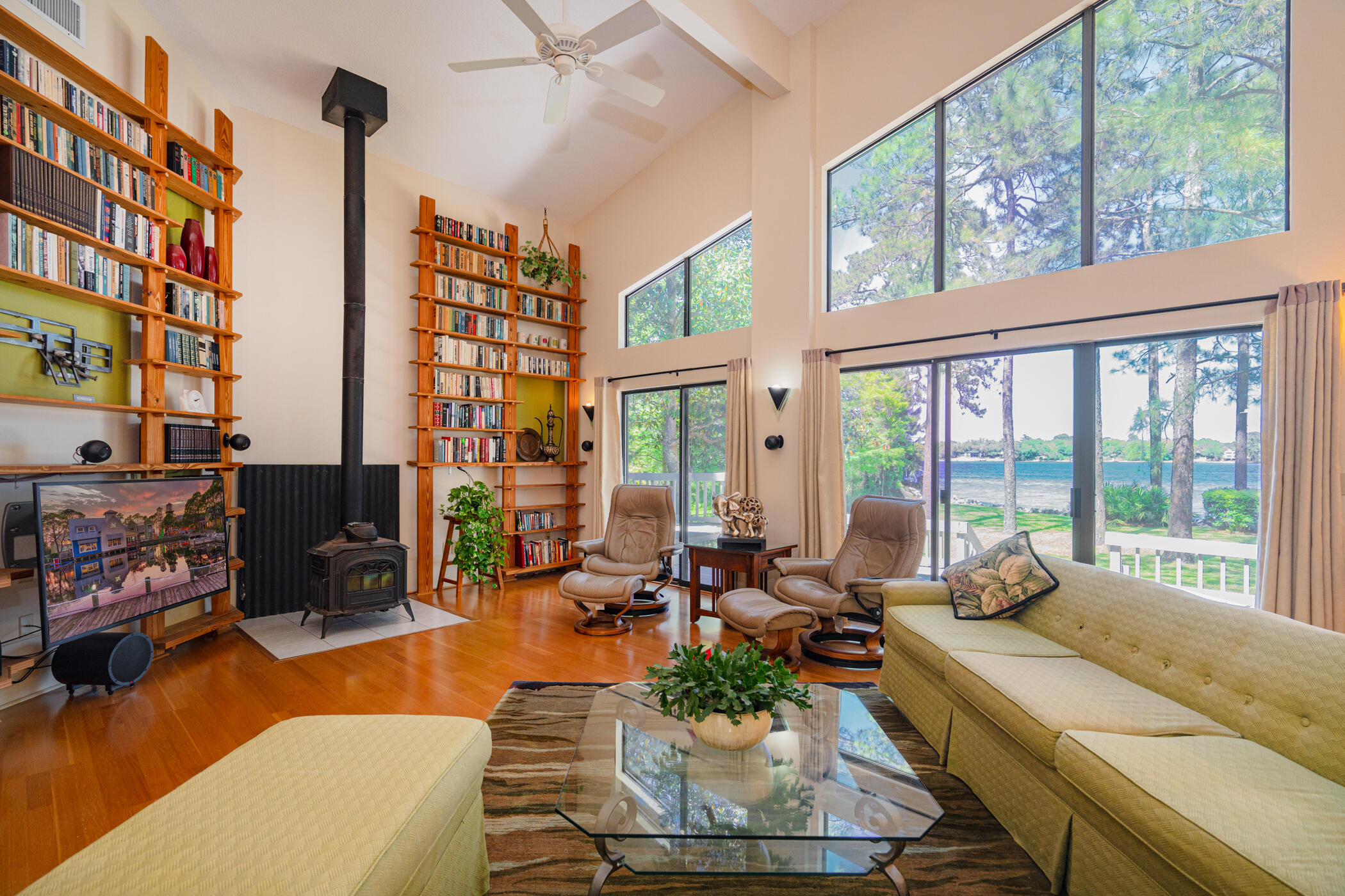 VALPARAISO SHORES - Residential