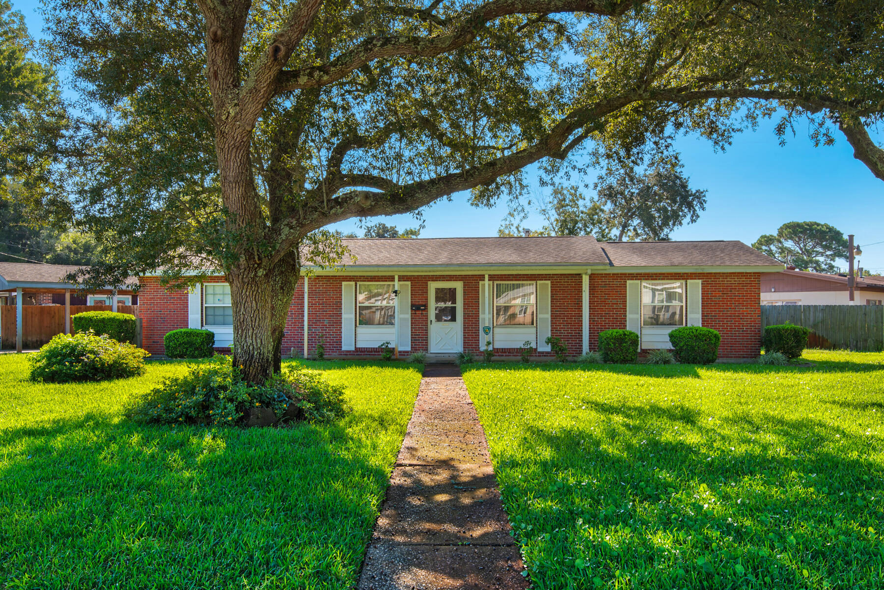 With it's over-sized corner lot and convenient location (Eglin Air Force Base, Hurlburt Field, shopping, dining, parks and the Emerald Coast beaches)- this home has so much to offer.  503 Surrey Street has been lovingly cared for and is waiting for a new owner to make it their own. Your backyard could be an oasis and there is even a great workshop for your ''man cave'' or ''she shed''. 2015 Roof, 2021 HVAC, 2019 Water Heater - make your appointment to see this one today!