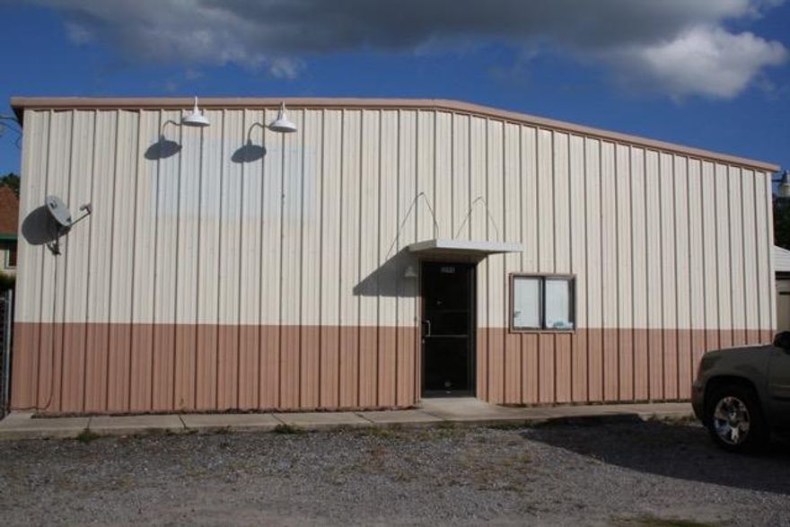 1227 SF Metal Building includes wharehouse and office space.