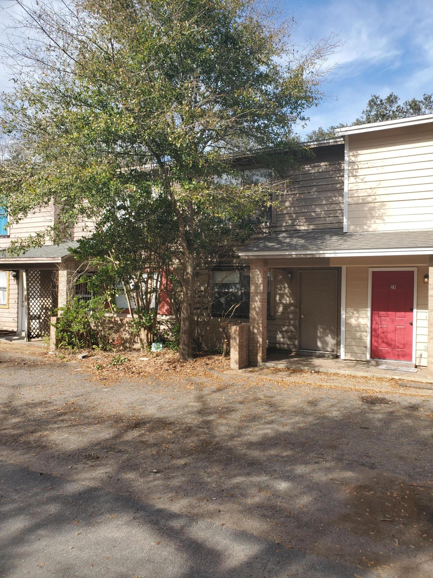 New roof, new paint, new flooring, central location in FWB close to everything! Very easy showing to see.