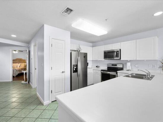 AMALFI COAST RESORT - Residential Lease