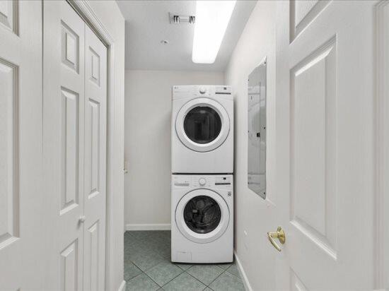 AMALFI COAST RESORT - Residential Lease