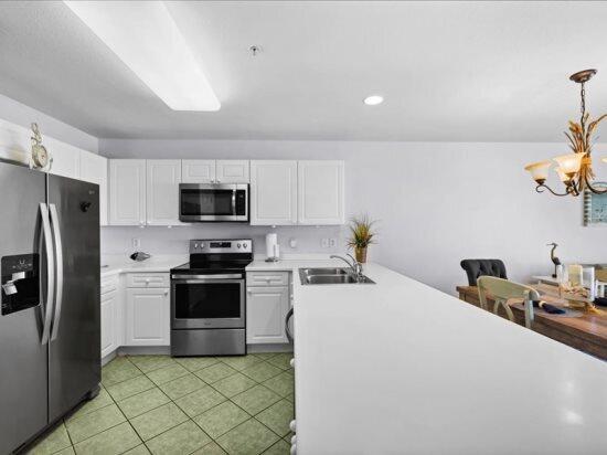 AMALFI COAST RESORT - Residential Lease