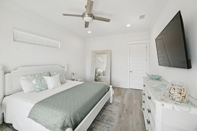 BY THE SEA - Residential