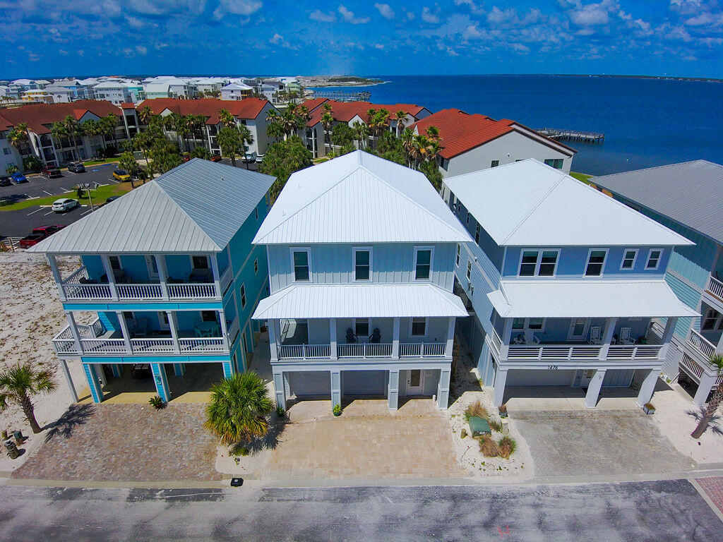 BY THE SEA - Residential