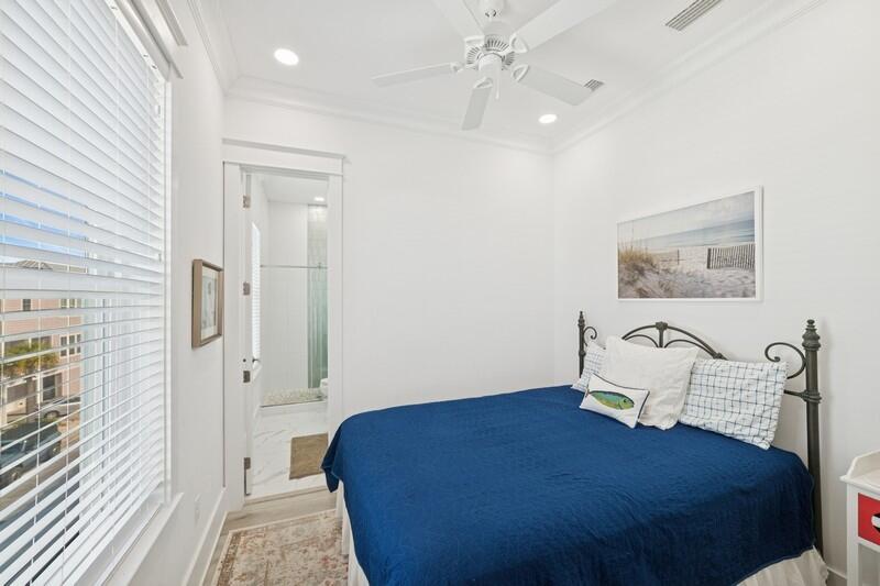 BY THE SEA - Residential