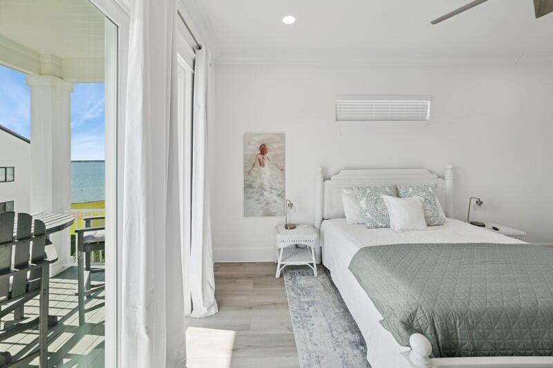 BY THE SEA - Residential