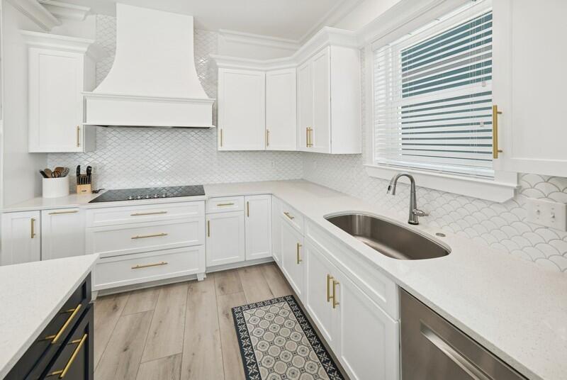 BY THE SEA - Residential