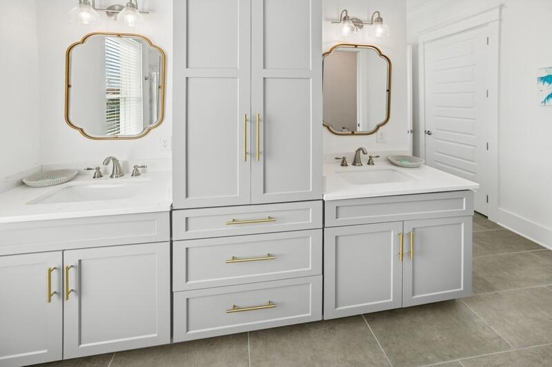 BY THE SEA - Residential