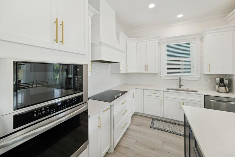 BY THE SEA - Residential