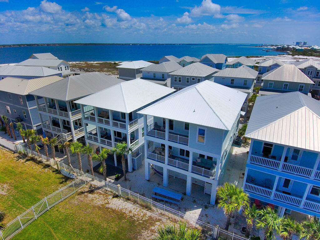 BY THE SEA - Residential