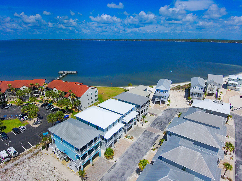 BY THE SEA - Residential