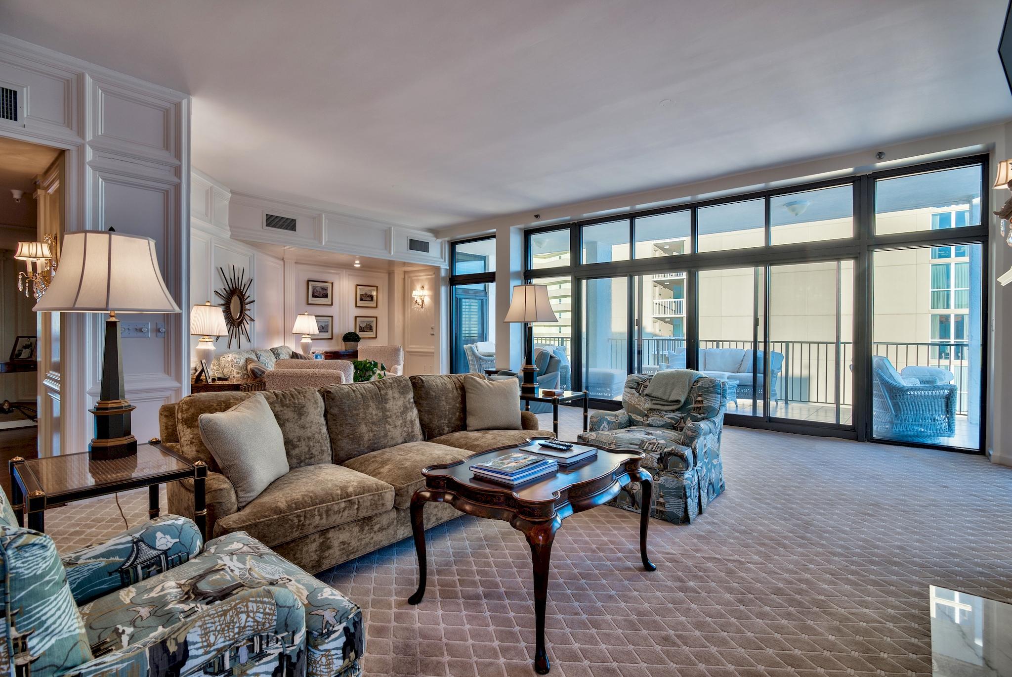 REGENCY TOWERS - Residential