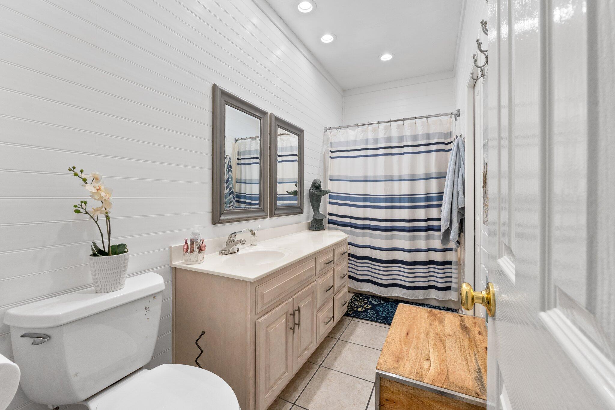 CRYSTAL SHORES - Residential