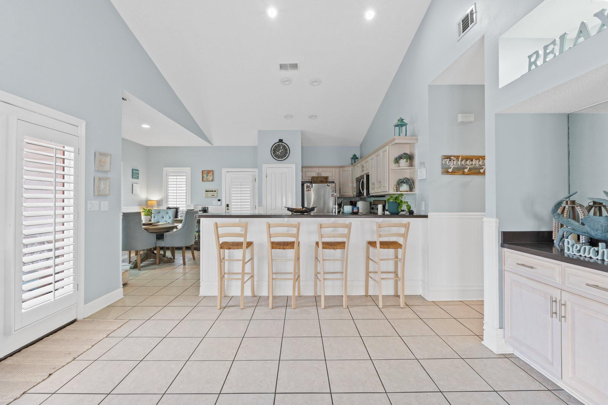 CRYSTAL SHORES - Residential