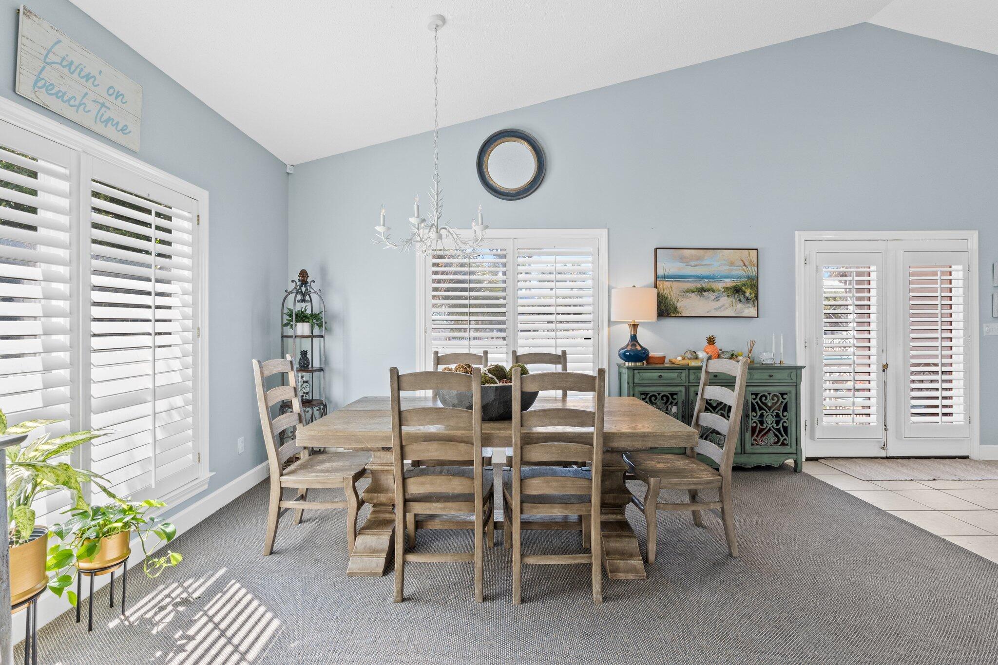 CRYSTAL SHORES - Residential