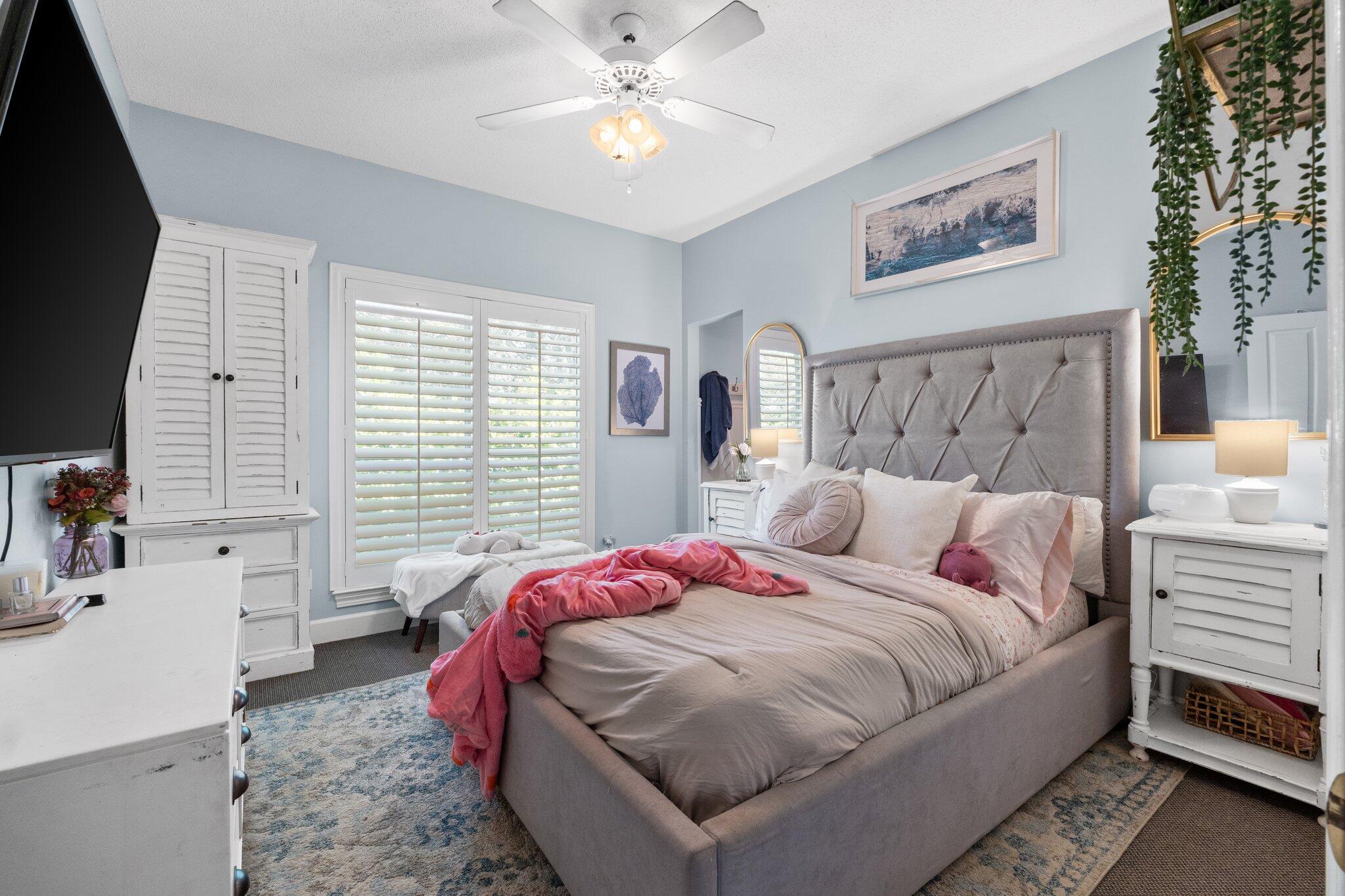 CRYSTAL SHORES - Residential