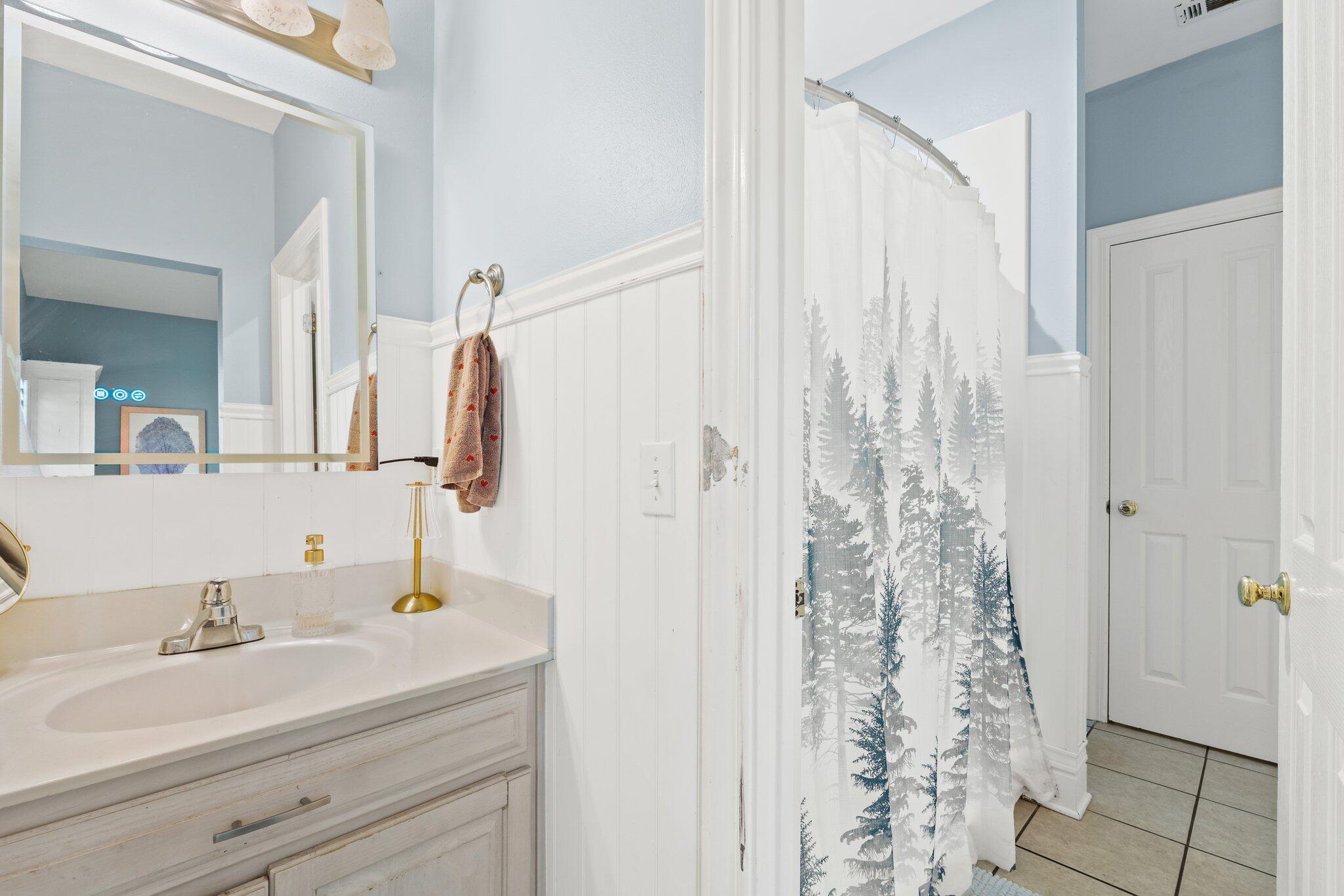 CRYSTAL SHORES - Residential