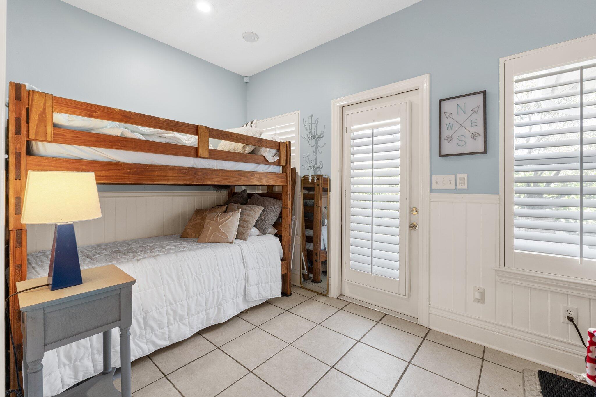 CRYSTAL SHORES - Residential