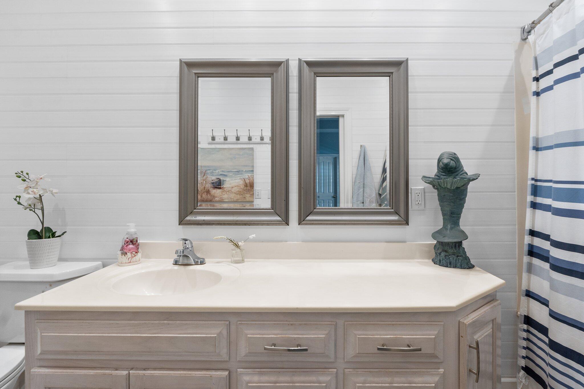 CRYSTAL SHORES - Residential