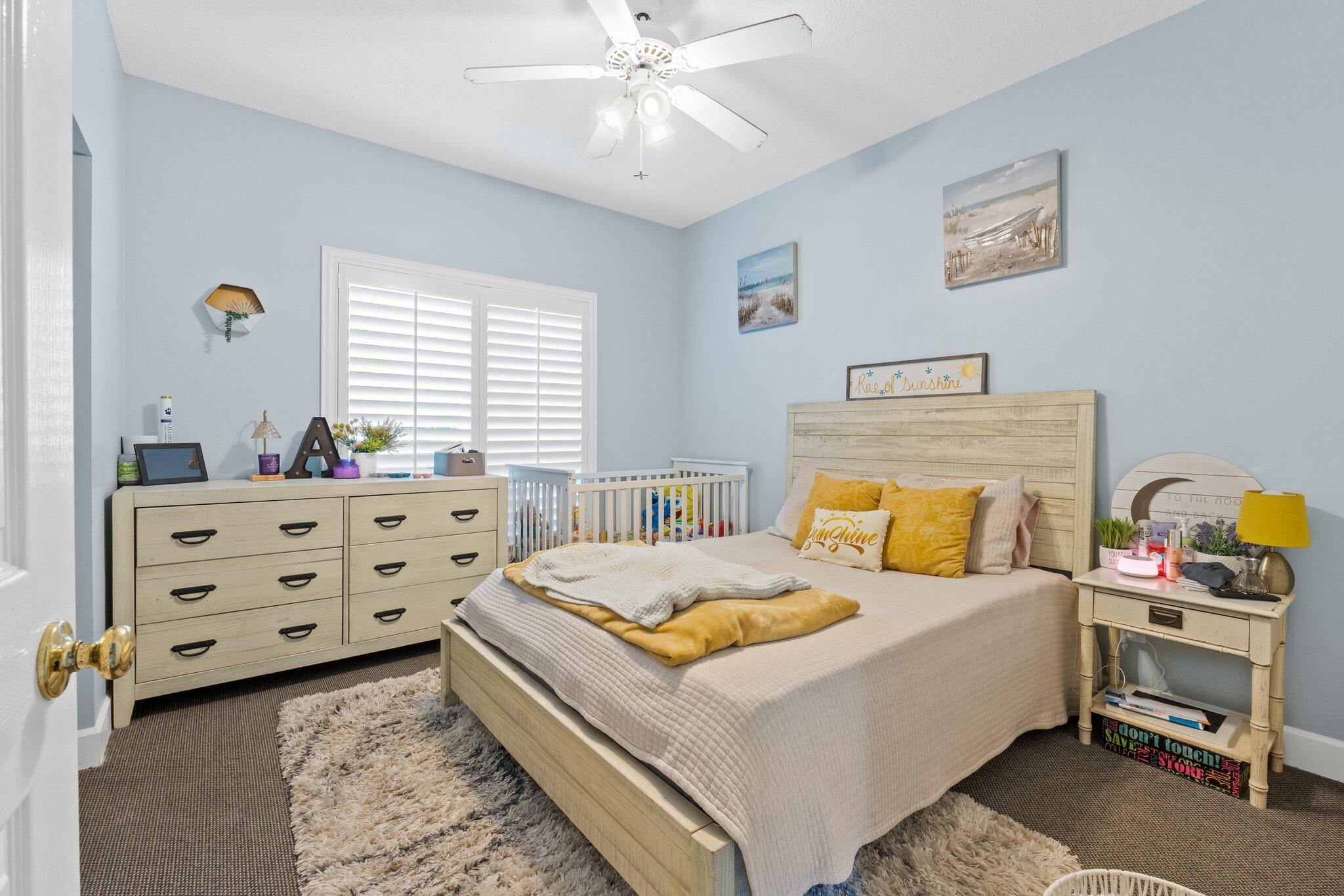 CRYSTAL SHORES - Residential