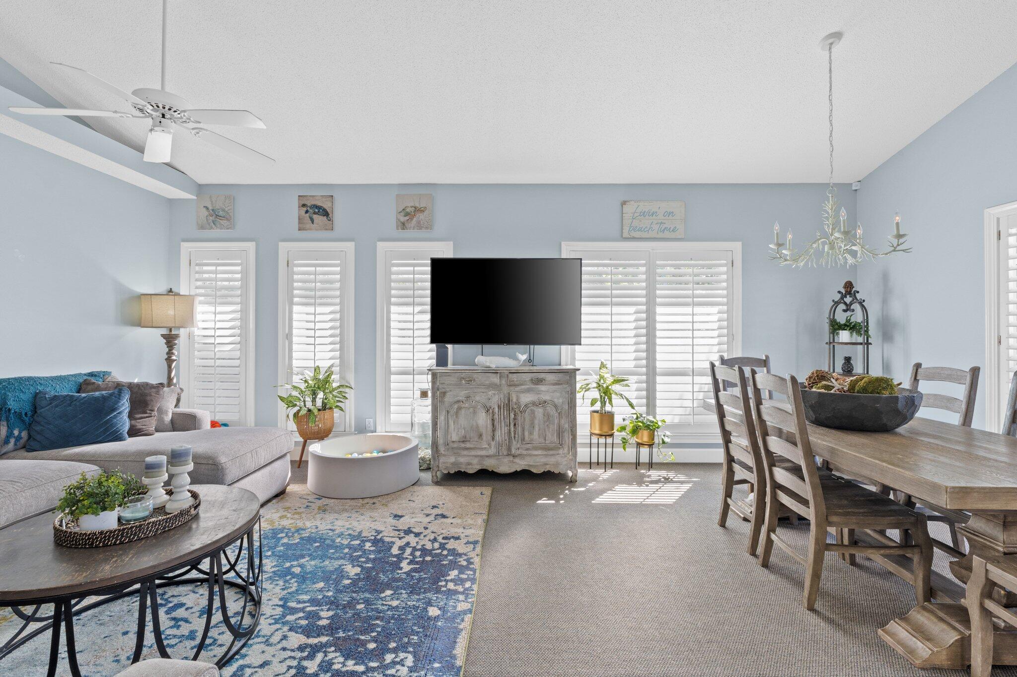 CRYSTAL SHORES - Residential