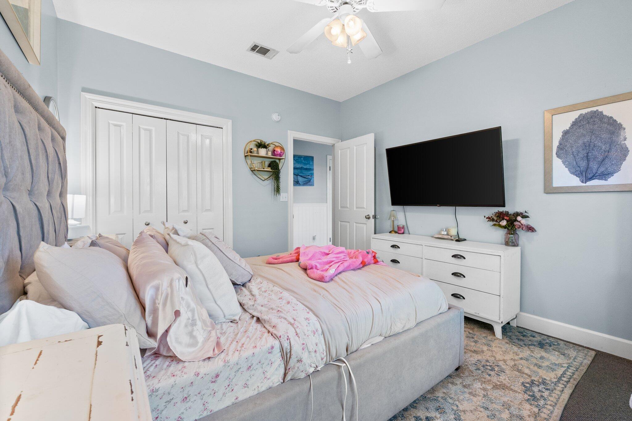CRYSTAL SHORES - Residential