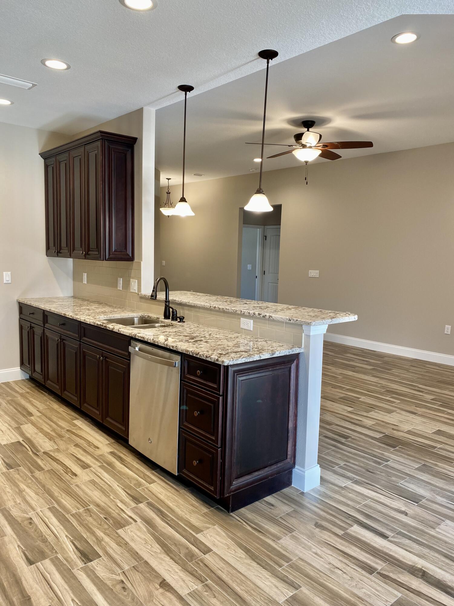 MCKENZIE MEADOWS - Residential