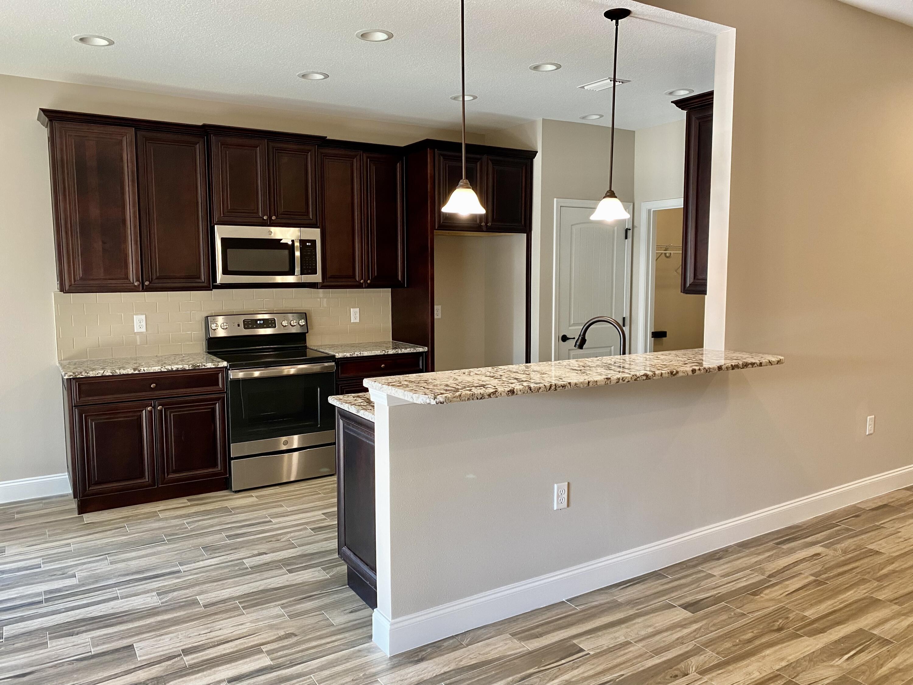 MCKENZIE MEADOWS - Residential