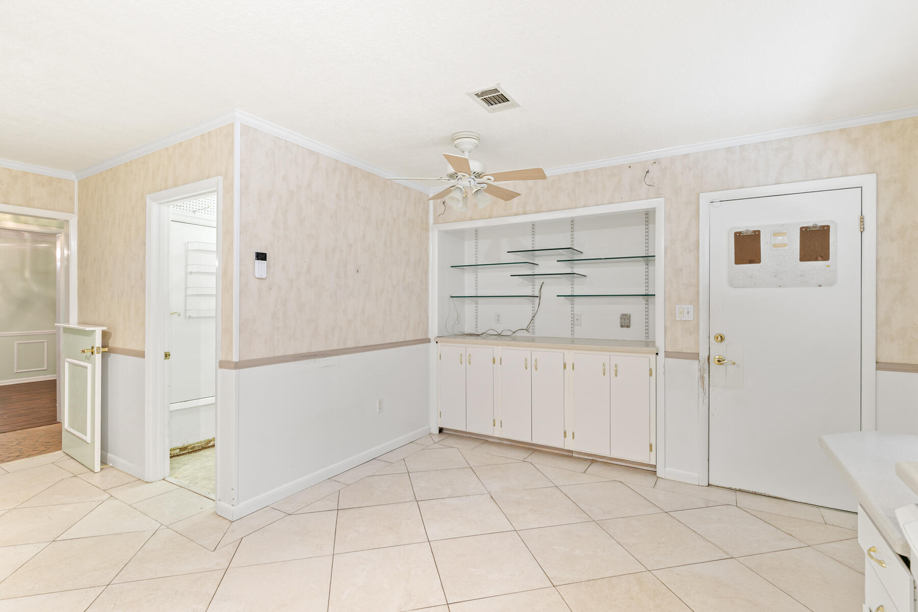 COUNTRY CLUB ESTATES - Residential