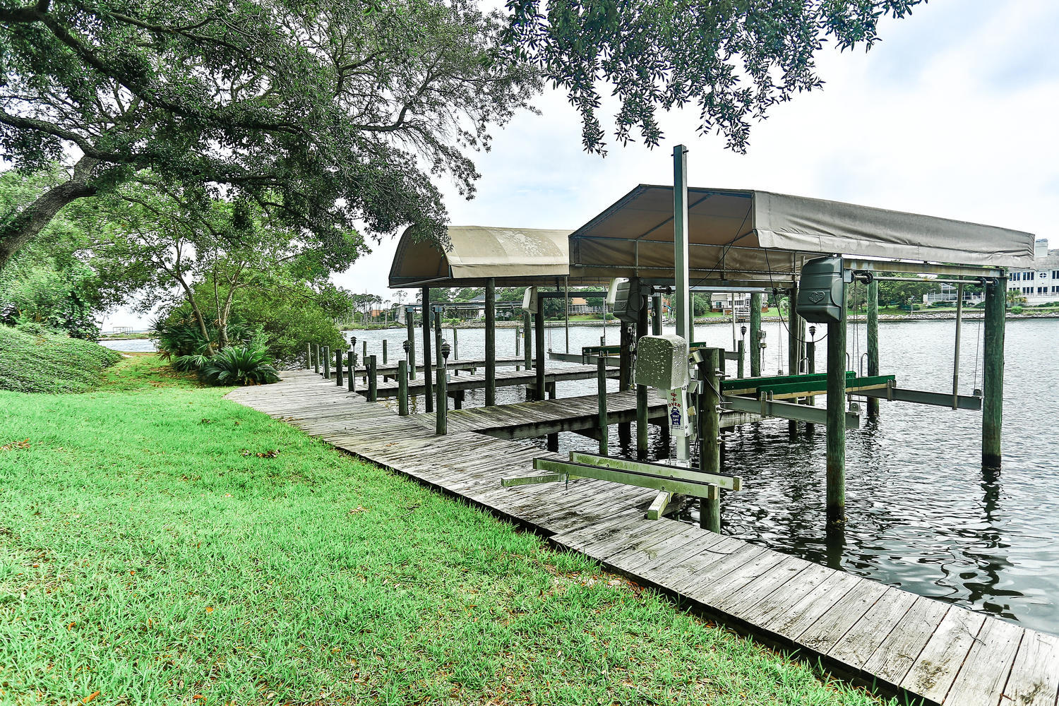 SHALIMAR POINTE S/D - Residential