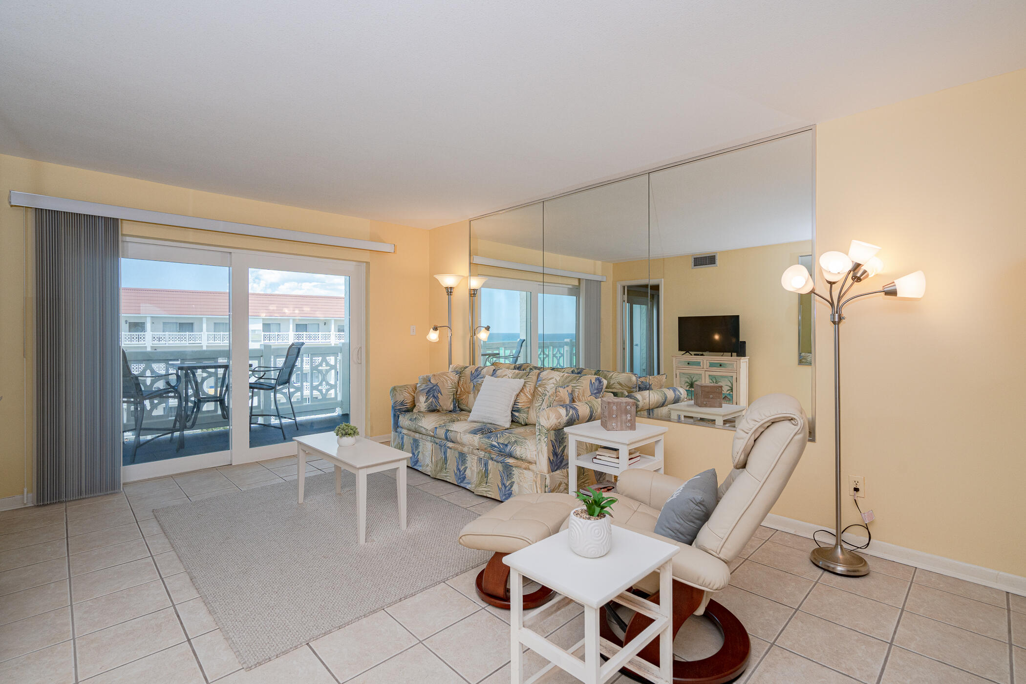 EL MATADOR CONDO - Residential