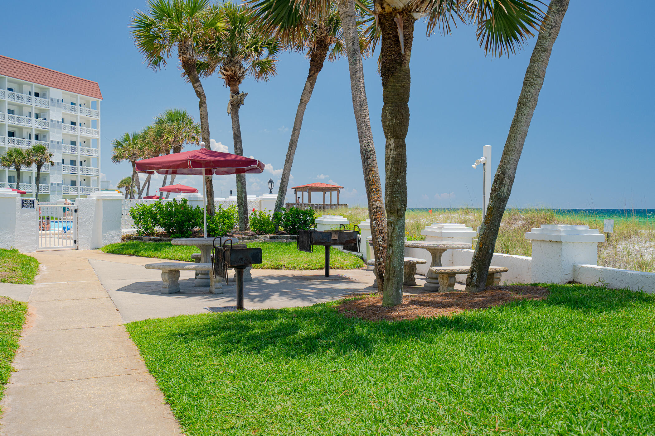 EL MATADOR CONDO - Residential