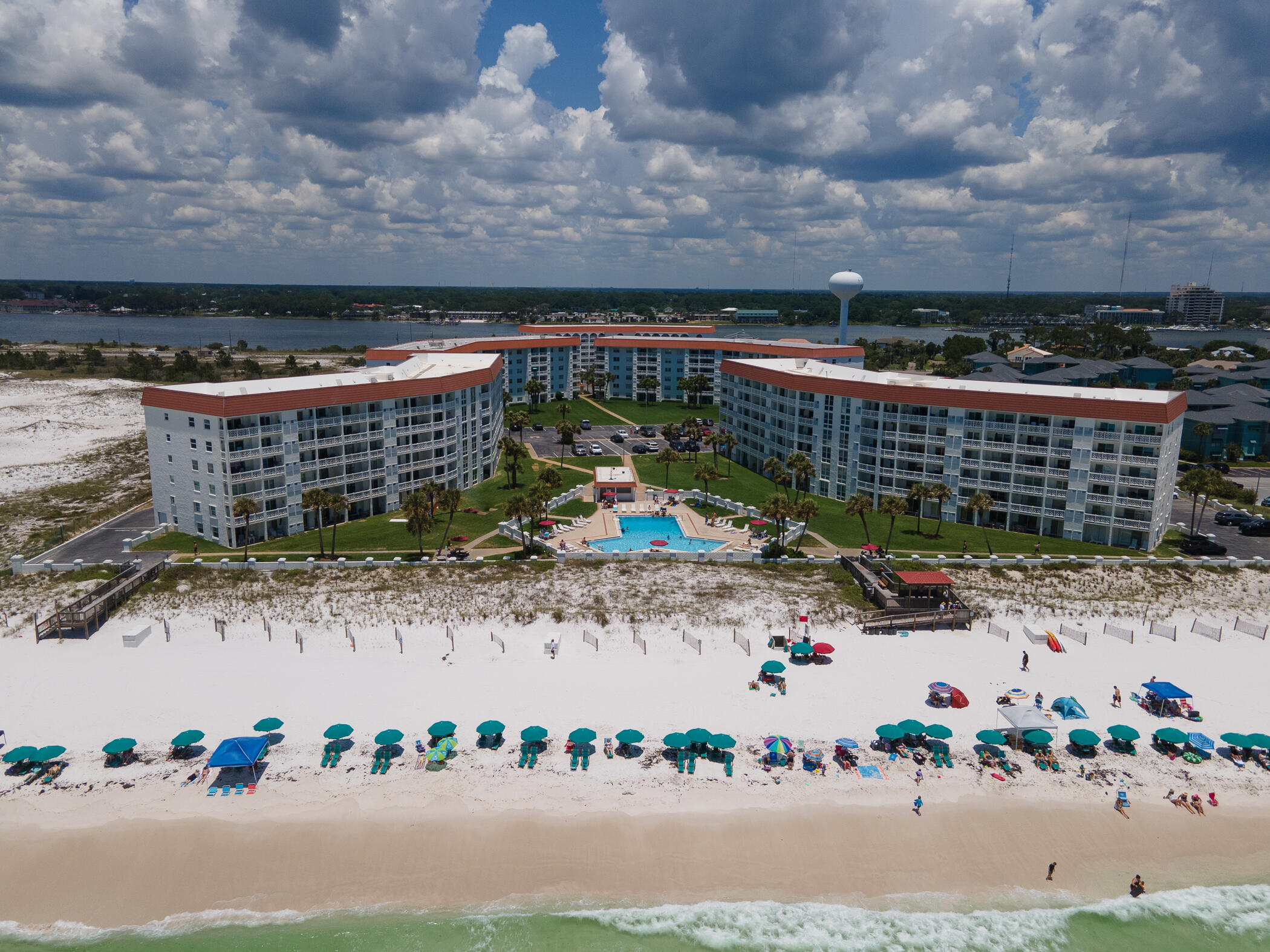 EL MATADOR CONDO - Residential