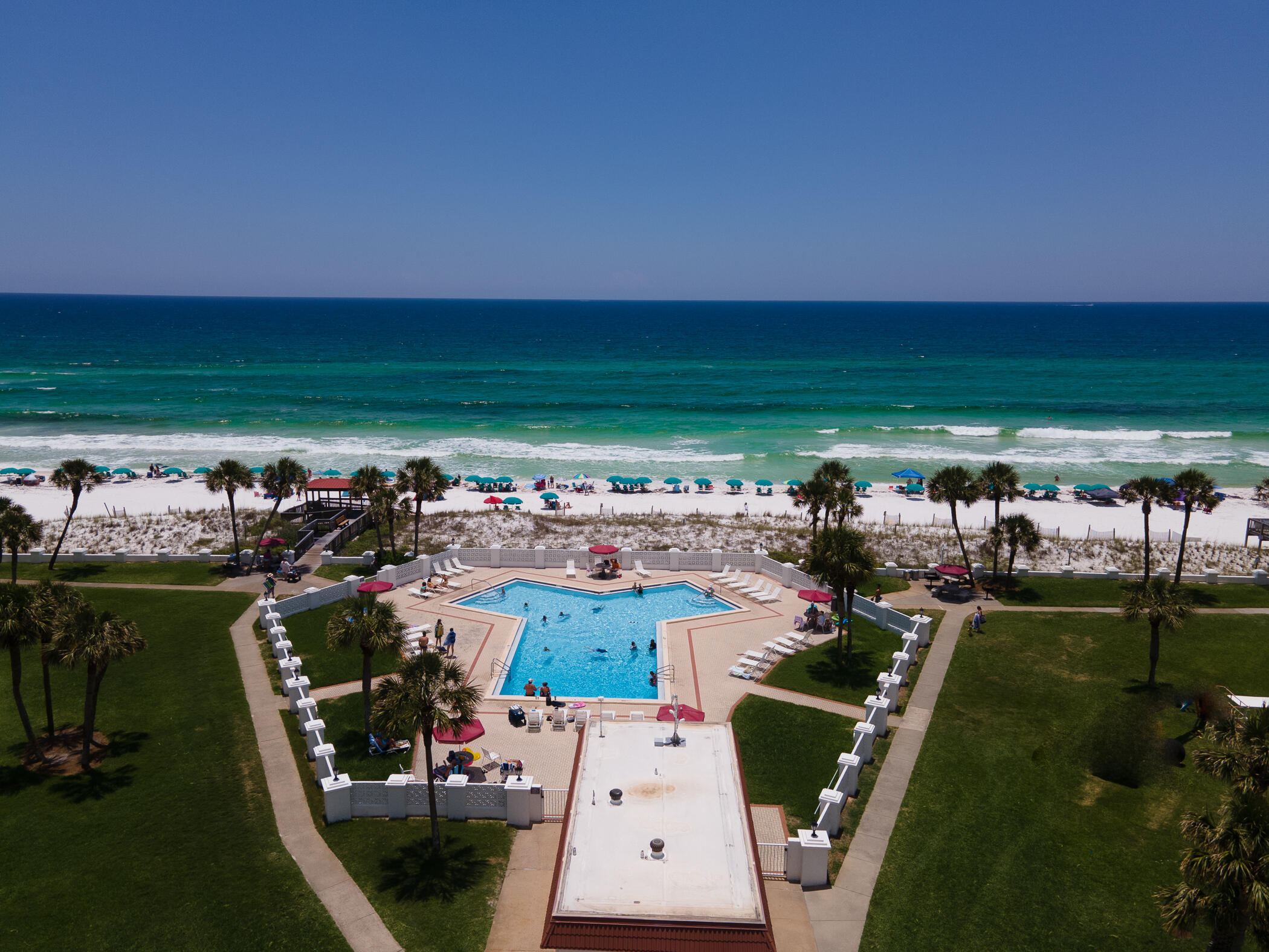 EL MATADOR CONDO - Residential