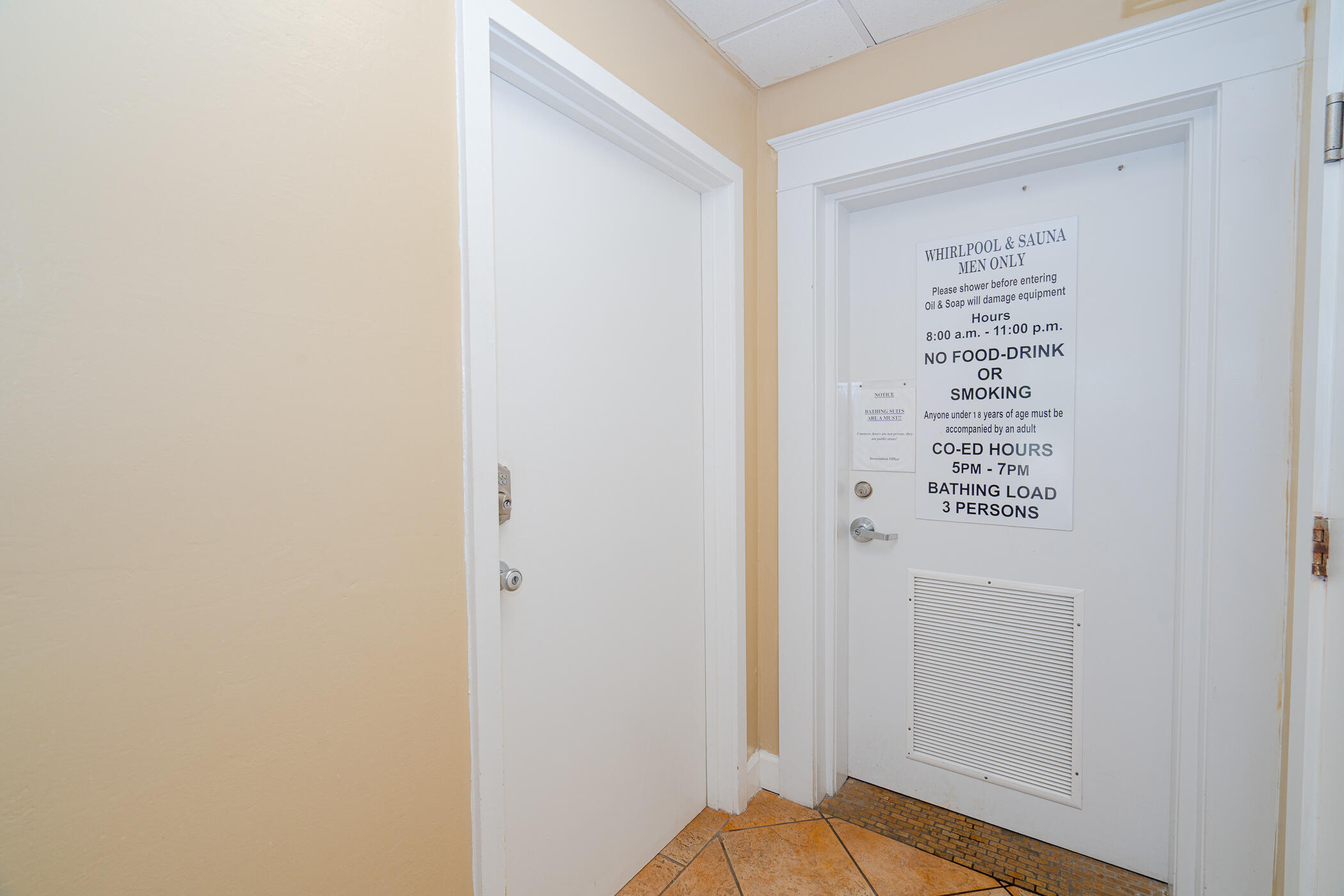 EL MATADOR CONDO - Residential